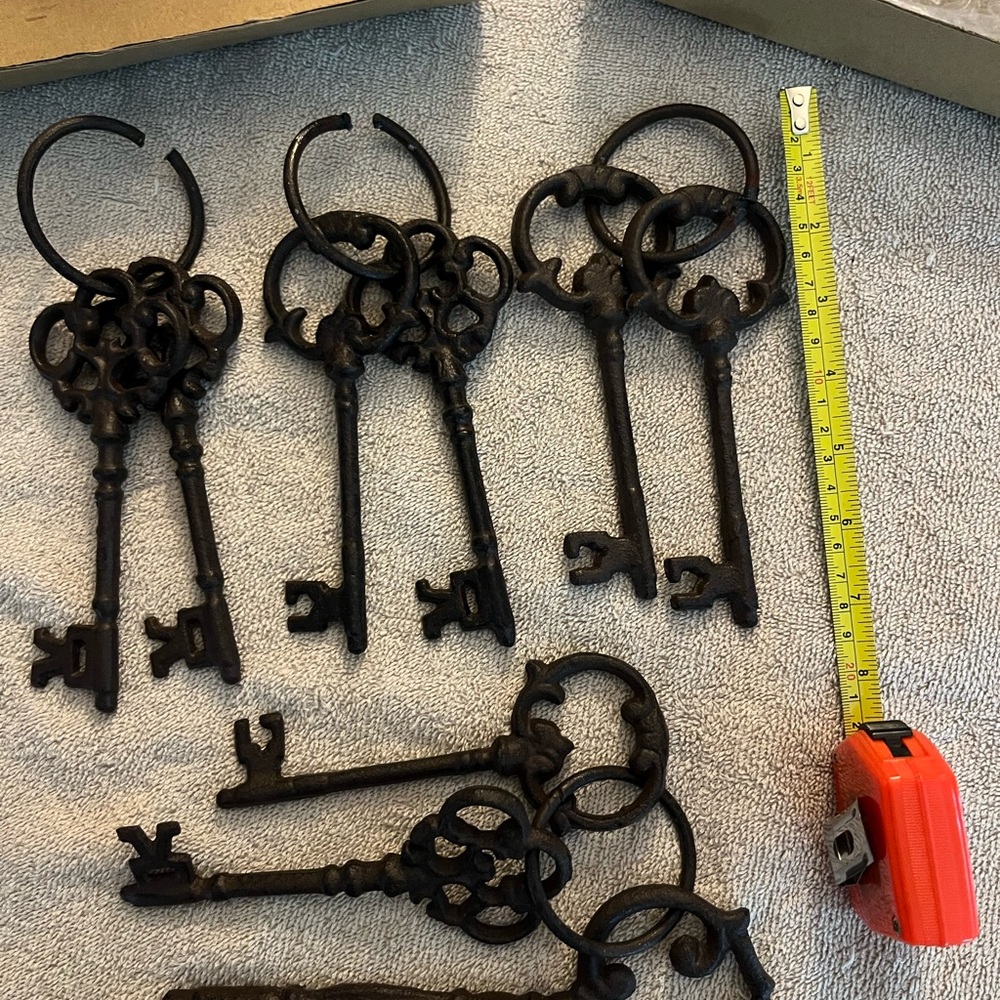Metal Keys - Picture 3 of 3